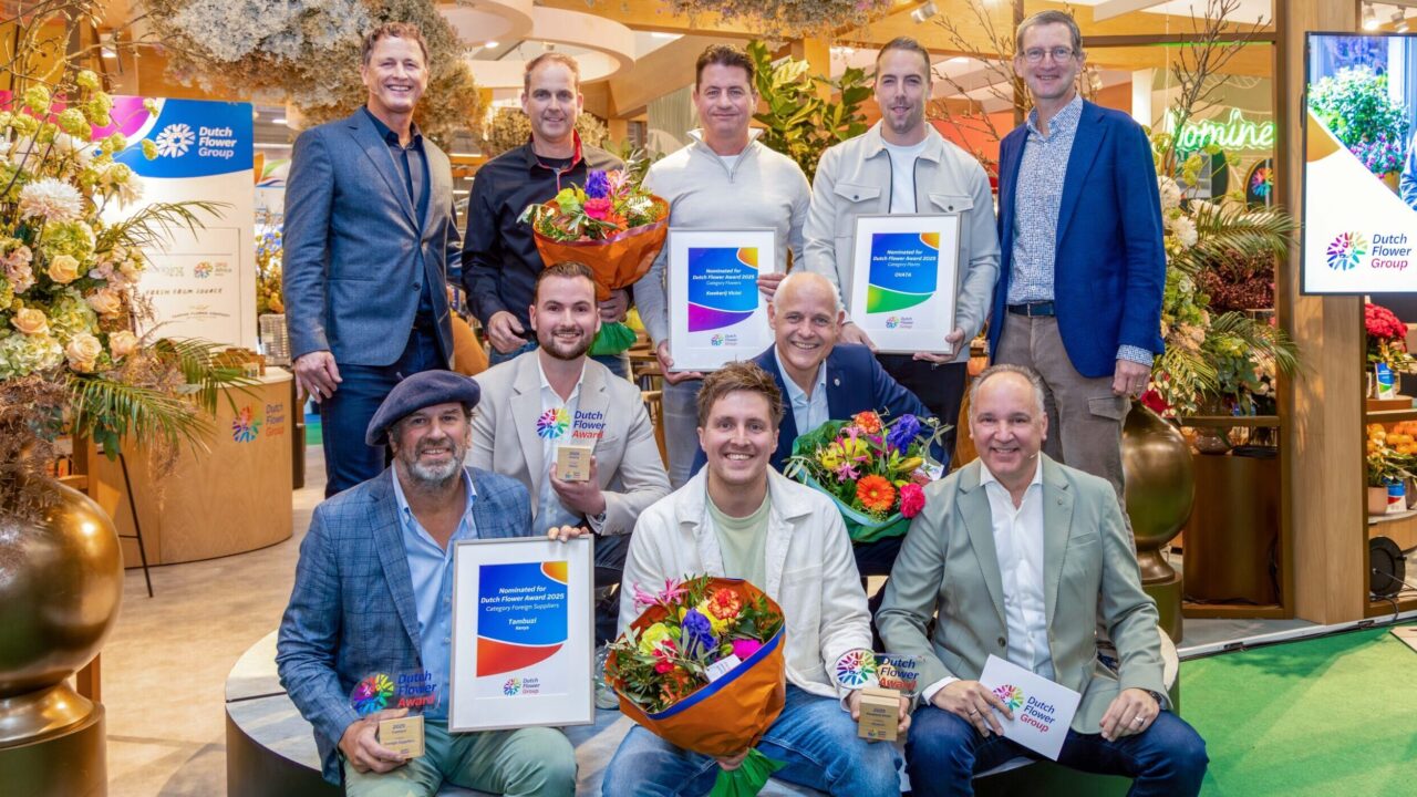 Winnaars en genomineerden van de Dutch Flower Awards 2025 tijdens de prijsuitreiking.